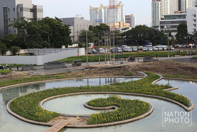 (ภาพชุด) ปลูกดอกดาวเรือง ให้บานสะพรั่ง ใจกลางกรุงเทพฯ