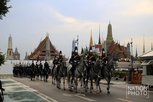 (ภาพชุด) ทหารม้าฝึกซ้อมขบวนอัญเชิญ"พระสรีรางคาร"