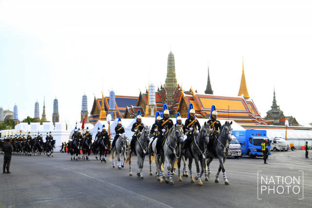 (ภาพชุด) ทหารม้าฝึกซ้อมขบวนอัญเชิญ"พระสรีรางคาร"