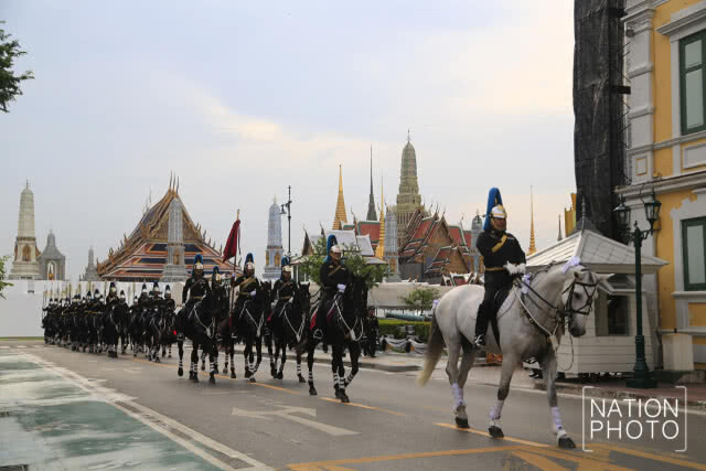 (ภาพชุด) ทหารม้าฝึกซ้อมขบวนอัญเชิญ"พระสรีรางคาร"