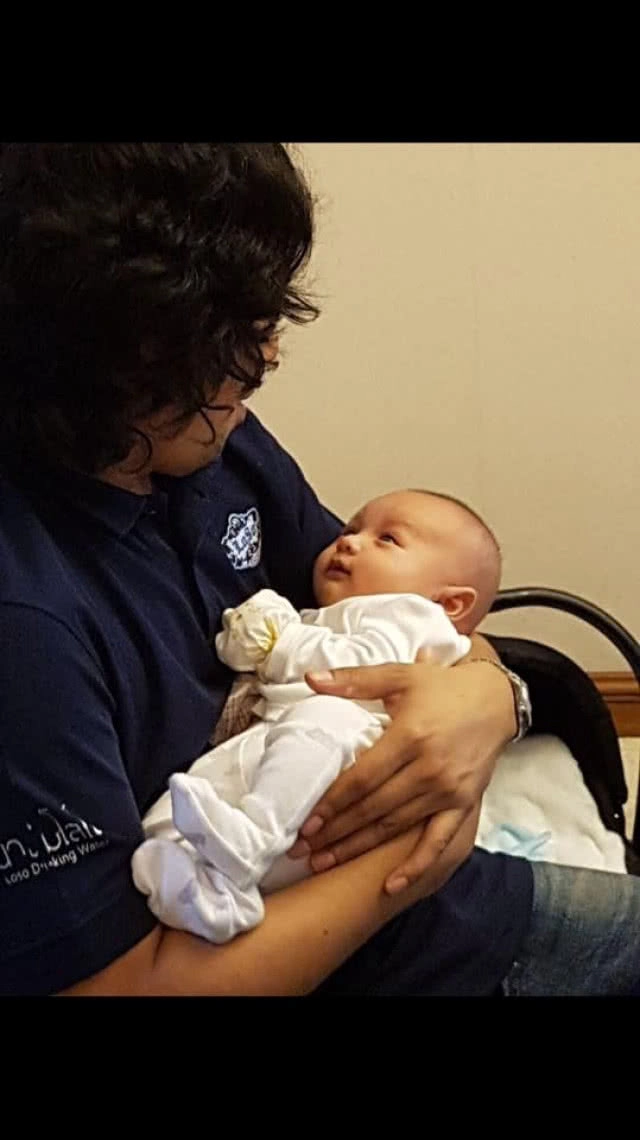 "เสก โลโซ" โพสต์เฟซบุ๊ก
อวด "น้องลีออง"
ลูกชายคนใหม่  วัย 3 เดือน