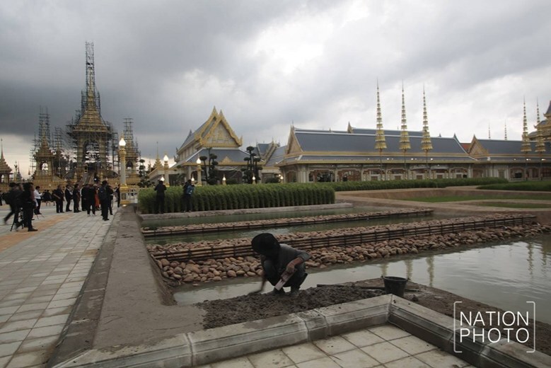 (ภาพชุด) แปลงนาข้าว ประกอบพระเมรุมาศ