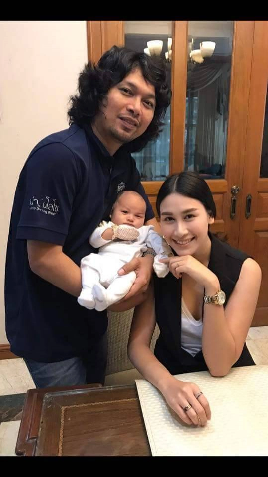 "กานต์" เปิดใจ
หลัง "เสก" โพสต์รูปลูกคนล่าสุด
 เปรยไม่ซีเรียส รู้เรื่องนานแล้ว
หวั่นลูกๆ เสียใจ