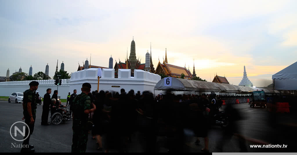 4 วันสุดท้าย กราบพระบรมศพ 4 วันสุดท้าย กราบพระบรมศพ