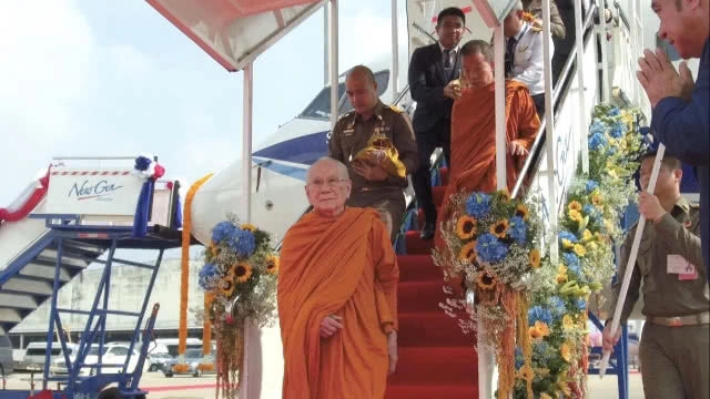 สมเด็จพระสังฆราช เสด็จเจิมเครื่องบินสายการบินนิวเจน โบอิ้ง 737-800