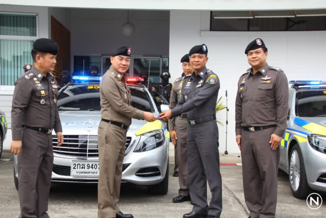 "จักรทิพย์" รับมอบรถเบนซ์ 11 คันนำขบวนรปภ.ในหลวง-พระเจ้าหลานเธอฯ