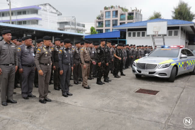 "จักรทิพย์" รับมอบรถเบนซ์ 11 คันนำขบวนรปภ.ในหลวง-พระเจ้าหลานเธอฯ