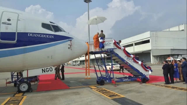 สมเด็จพระสังฆราช เสด็จเจิมเครื่องบินสายการบินนิวเจน โบอิ้ง 737-800