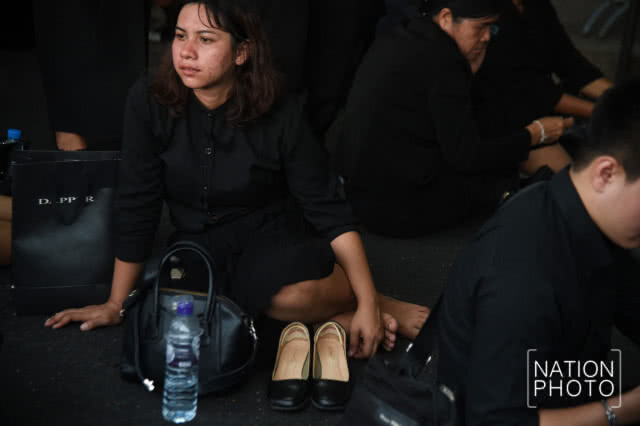 1 วันแห่งการรอคอย เข้ากราบลาพ่อหลวงครั้งสุดท้าย