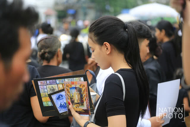 ประชาชนเข้ากราบสักการะพระบรมศพ ในหลวงรัชกาลที่ 9