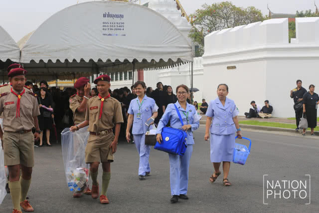 ประชาชนเข้ากราบสักการะพระบรมศพ ในหลวงรัชกาลที่ 9