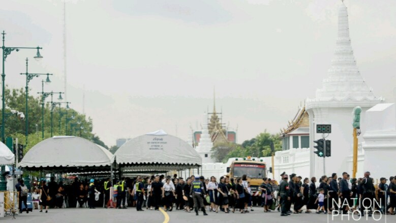 ประชาชนหลั่งไหลกราบพระบรมศพเนืองแน่นช่วง 2 วันสุดท้าย