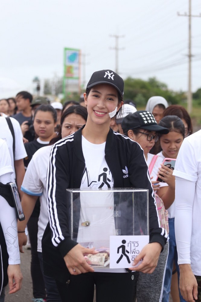 "คิมเบอร์ลี่-มิ้นต์" ร่วมเดินการกุศล 'ก้าวเพื่อชีวิต' วันนี้