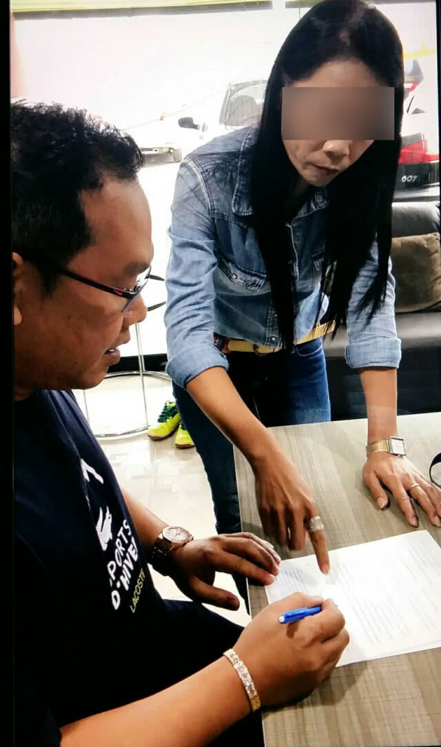 ตัวแทนสาวขายประกันชีวิตบริษัทใหญ่แห่งหนึ่ง   เชิดเงินลูกค้ากว่า 6 แสนบาท