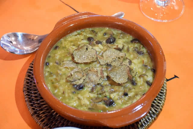 อร่อยปักหมุด : อาหารสเปนต้นตำรับใจกลางทองหล่อกับร้าน Arroz (อารอซ)