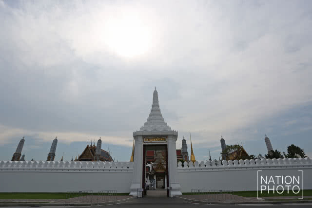 ทหารตีเส้นถนนกำหนดจุดการเดินในริ้วขบวนพระราชอิสริยยศ