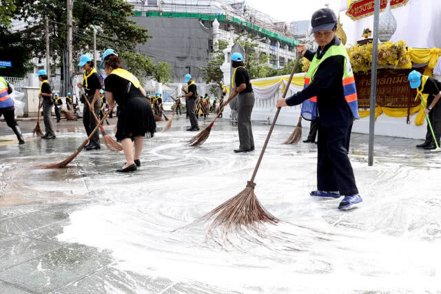 กิจกรรมเราทำความดีด้วยหัวใจทำความสะอาดพื้นที่สนามหลวง