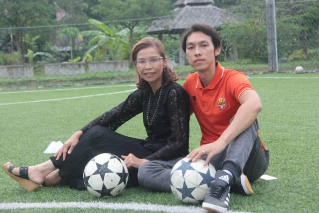 เปิดเส้นทางก้าวสู่โค้ช A-Licence UEFA จากอังกฤษ 
"ญาณวิทย์ คันธราษฎร์"คนแรกของประเทศไทย