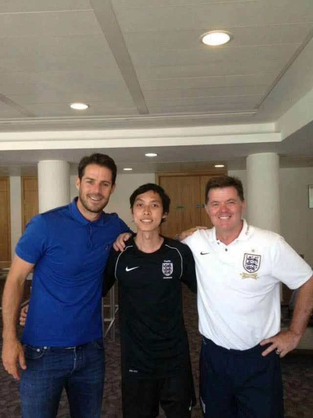 เปิดเส้นทางก้าวสู่โค้ช A-Licence UEFA จากอังกฤษ 
"ญาณวิทย์ คันธราษฎร์"คนแรกของประเทศไทย