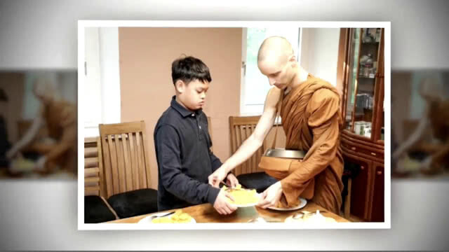 พระราชทานภาพพระกรณียกิจ "พระองค์ที"