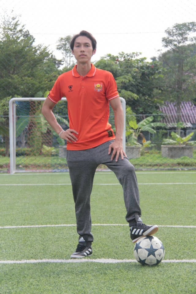 เปิดเส้นทางก้าวสู่โค้ช A-Licence UEFA จากอังกฤษ 
"ญาณวิทย์ คันธราษฎร์"คนแรกของประเทศไทย