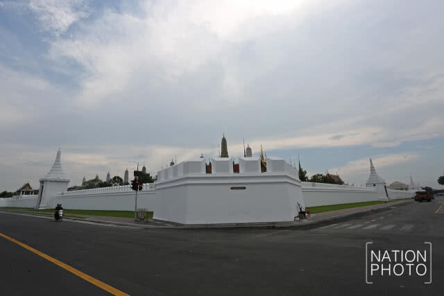 ทหารตีเส้นถนนกำหนดจุดการเดินในริ้วขบวนพระราชอิสริยยศ