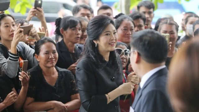 รวมเหตุการณ์
ประวัติศาสตร์
"ยิ่งลักษณ์"จำนำข้าว