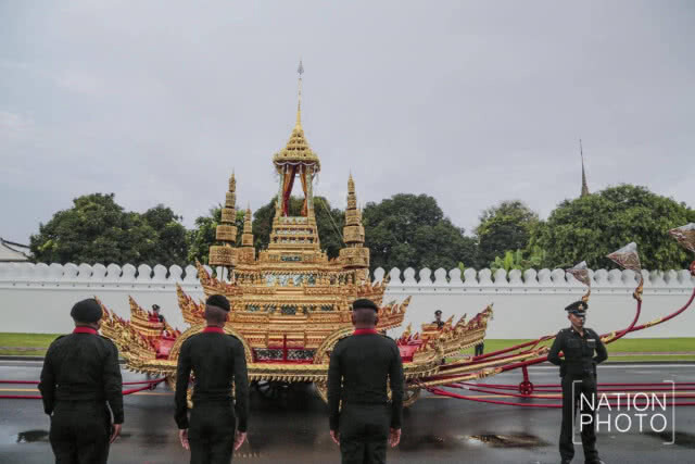 ซ้อมเคลื่อนริ้วขบวนพระราชอิสริยยศฯ วันแรก ในสถานที่จริง