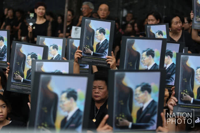 ประชาชนร่วมชมการซ้อมย่อยริ้วขบวนพระราชอิสริยยศฯ วันแรก 7 ต.ค.