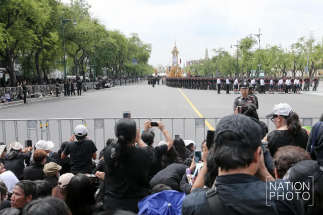 ประชาชนร่วมชมการซ้อมย่อยริ้วขบวนพระราชอิสริยยศฯ วันแรก 7 ต.ค.