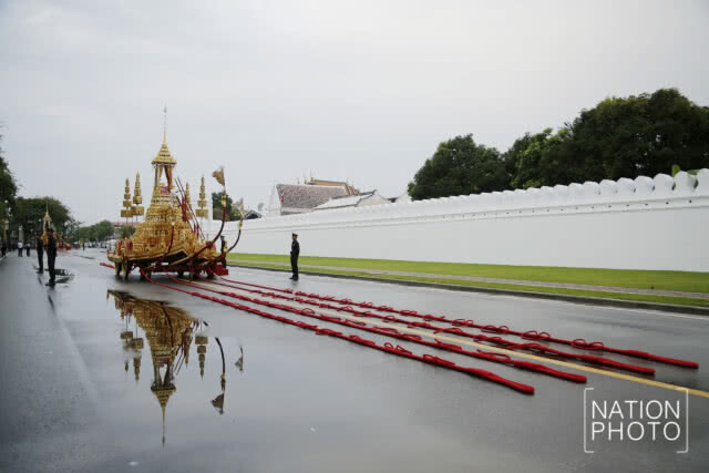 อัญเชิญพระมหาพิชัยราชรถ ก่อนทำการซ้อมย่อยริ้วขบวนพระบรมราชอิสริยยศ