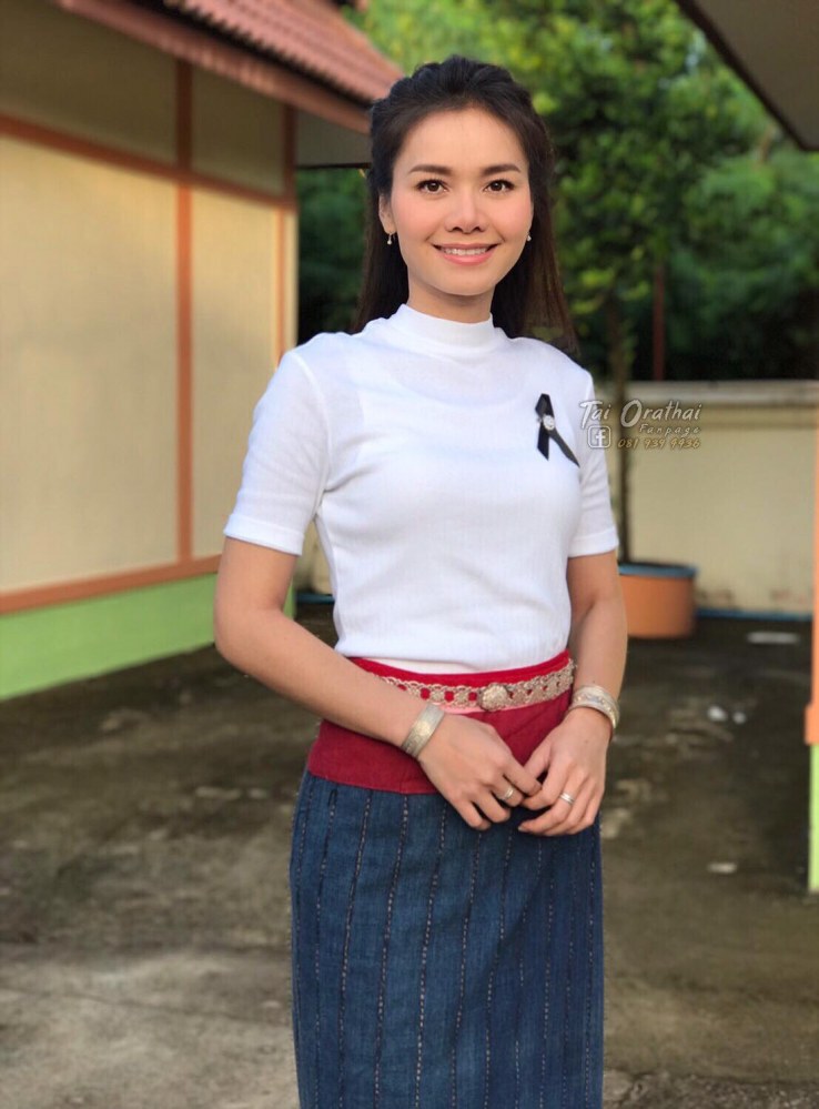 ‘ต่าย อรทัย’ เป็นเจ้าภาพทอดกฐิน 4 ล้าน
"ครูสลา" เป็นเจ้าภาพร่วม