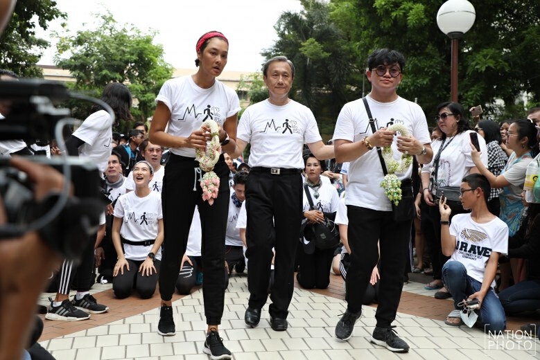 ซาบซึ้ง!"ลูกเกด-ก้อง" หลั่งน้ำตา รับเหนื่อยท้อ แต่สู้เพราะ "ในหลวง ร.9"
