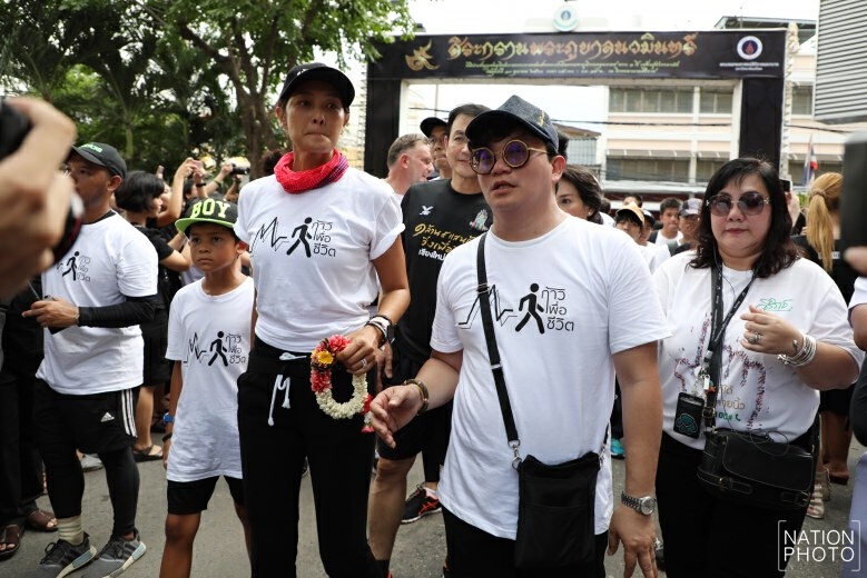 ซาบซึ้ง!"ลูกเกด-ก้อง" หลั่งน้ำตา รับเหนื่อยท้อ แต่สู้เพราะ "ในหลวง ร.9"