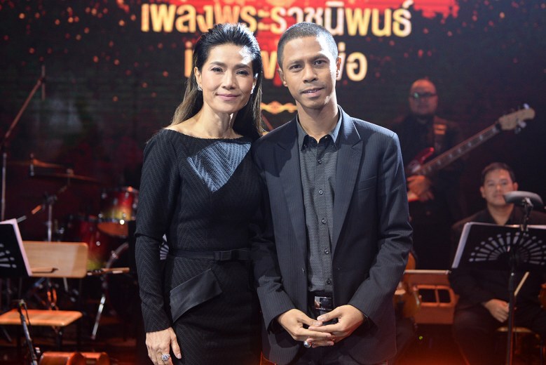 "ตู่" นำทัพศิลปิน รวมใจน้อมรำลึกพระมหากรุณาธิคุณ ผ่านบทเพลงพระราชนิพนธ์ 