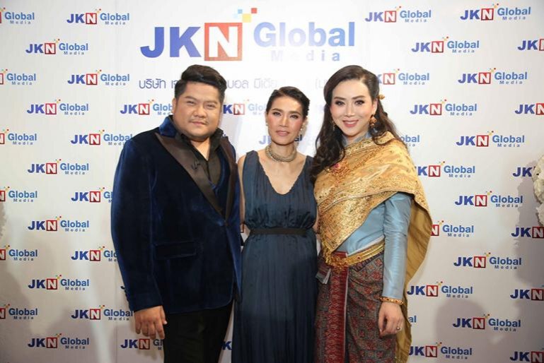 'ตู่ – เบน' ชวนโหลดทั้งแผ่นดิน 'ความสุขความทรงจำนิรันดร์'
