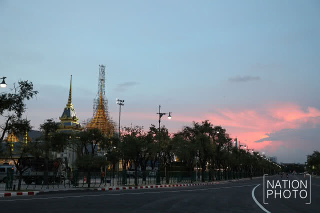 จนท.รื้อนั่งร้านบางส่วน ออกจากพระเมรุมาศ