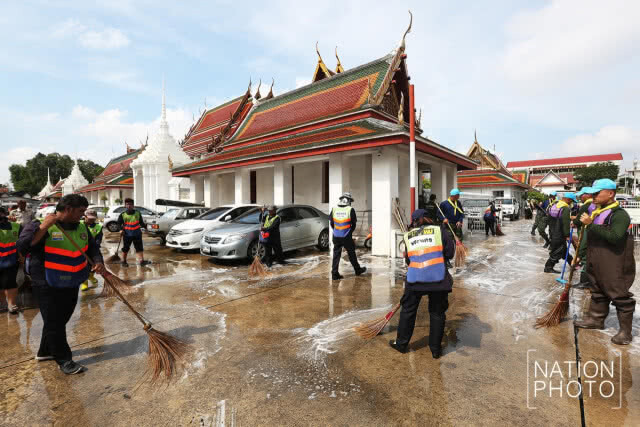 กทม. ร่วมมือจิตอาสา ทำกิจกรรม "เราทำความดีด้วยหัวใจ" ทำความสะอาดบริเวณโดยรอบพระบรมมหาราชวัง