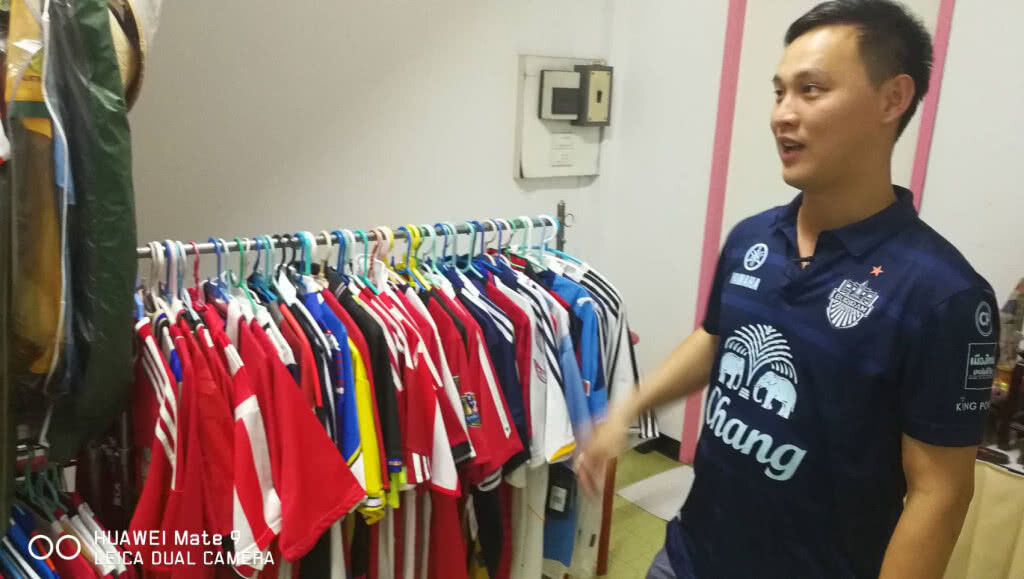 19 ปี ...กับความรัก "เสื้อฟุตบอล" 19 ปี ...กับความรัก "เสื้อฟุตบอล"