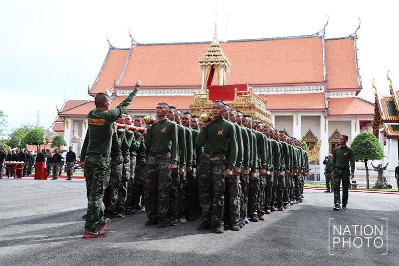 (ภาพชุด) กำลังพลฉุดชักซ้อมเคลื่อนพระมหาพิชัยราชรถ และซ้อมยกเกรินบันไดนาค