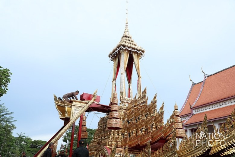(ภาพชุด) กำลังพลฉุดชักซ้อมเคลื่อนพระมหาพิชัยราชรถ และซ้อมยกเกรินบันไดนาค