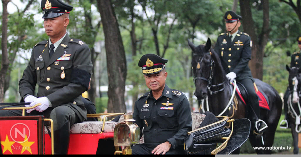 ผบ.ทบ เป็นประธานวันสถาปนากองพลทหารม้าที่ 2 รักษาพระองค์ท่ามกลางสายฝน