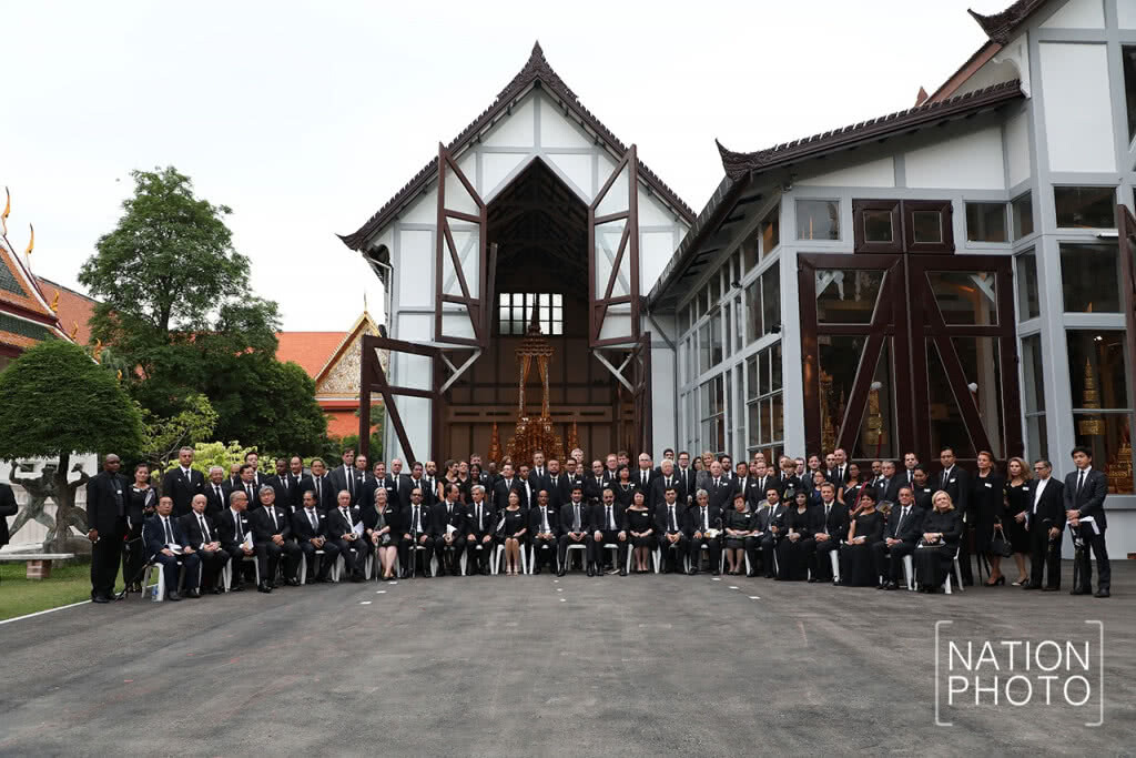 คณะทูตานุทูตจาก 65 ประเทศ เยี่ยมชมการจัดสร้างพระเมรุมาศ คณะทูตานุทูตจาก 65 ประเทศ เยี่ยมชมการจัดสร้างพระเมรุมาศ