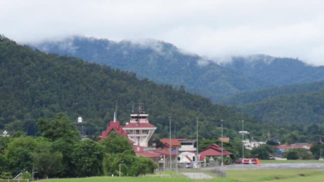แม่ฮ่องสอน เจอพิษฝนตก บางกอกแอร์เวย์ยกเลิกเที่ยวบิน