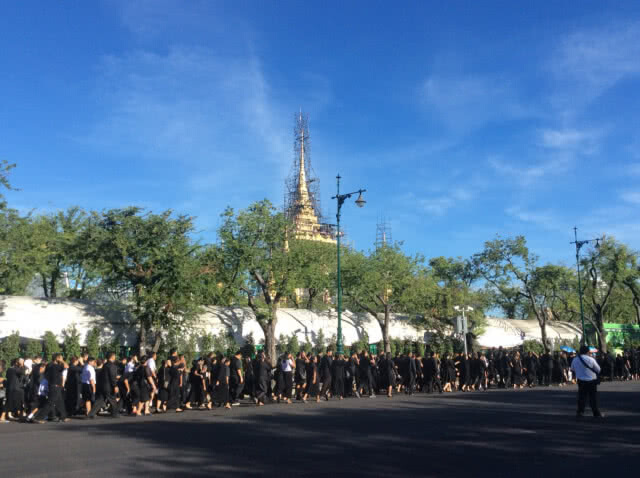 ใครๆ ก็อยากทำความดีถวาย ในหลวง ร.9 (รวมคลิปรายงานสดสนามหลวง)
