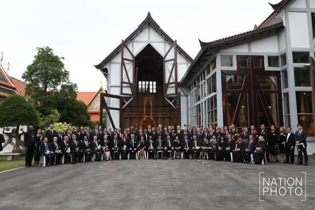 คณะทูตานุทูตจาก 65 ประเทศ เยี่ยมชมการจัดสร้างพระเมรุมาศ