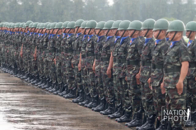 ผบ.ทบ เป็นประธานวันสถาปนากองพลทหารม้าที่ 2 รักษาพระองค์ท่ามกลางสายฝน