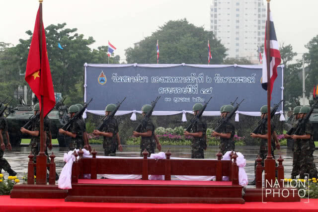ผบ.ทบ เป็นประธานวันสถาปนากองพลทหารม้าที่ 2 รักษาพระองค์ท่ามกลางสายฝน