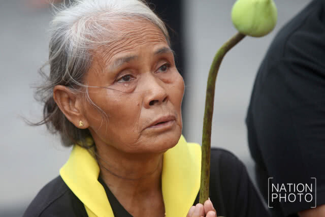 สมเด็จพระเจ้าอยู่หัว ร.10 ทรงพระกรุณาโปรดเกล้าฯ ตั้งซุ้มพระบรมฉายาลักษณ์ ร.9