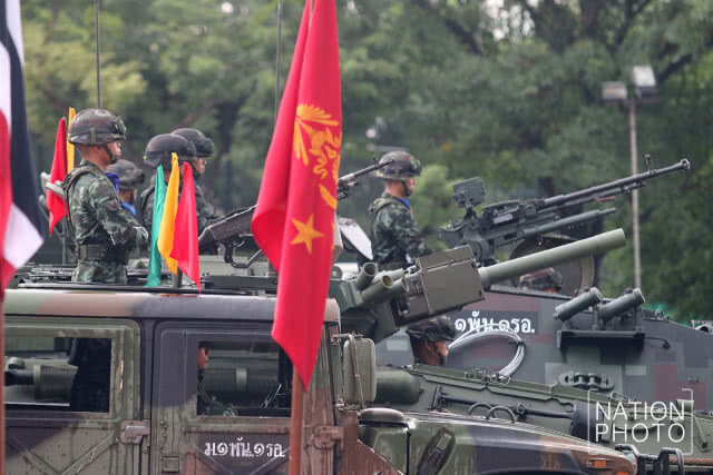 ผบ.ทบ เป็นประธานวันสถาปนากองพลทหารม้าที่ 2 รักษาพระองค์ท่ามกลางสายฝน